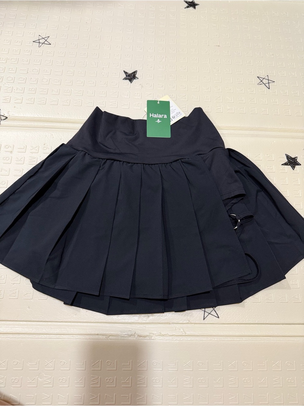 HALARA Black Pleated Mini Skirt